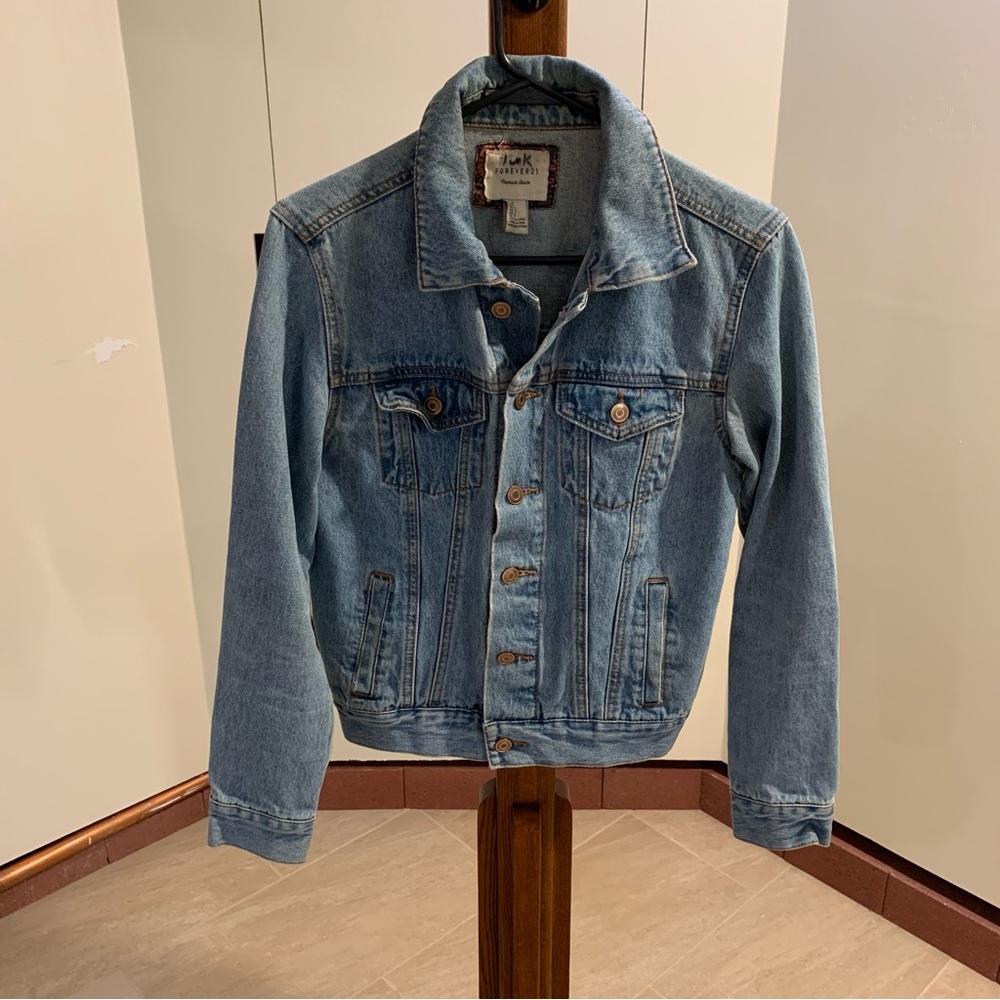 Forever 21 Denim Jacket Size S